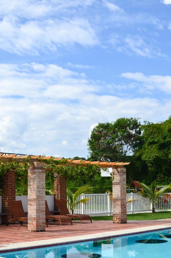 Hotel Santa Isabel Pereira Exterior photo