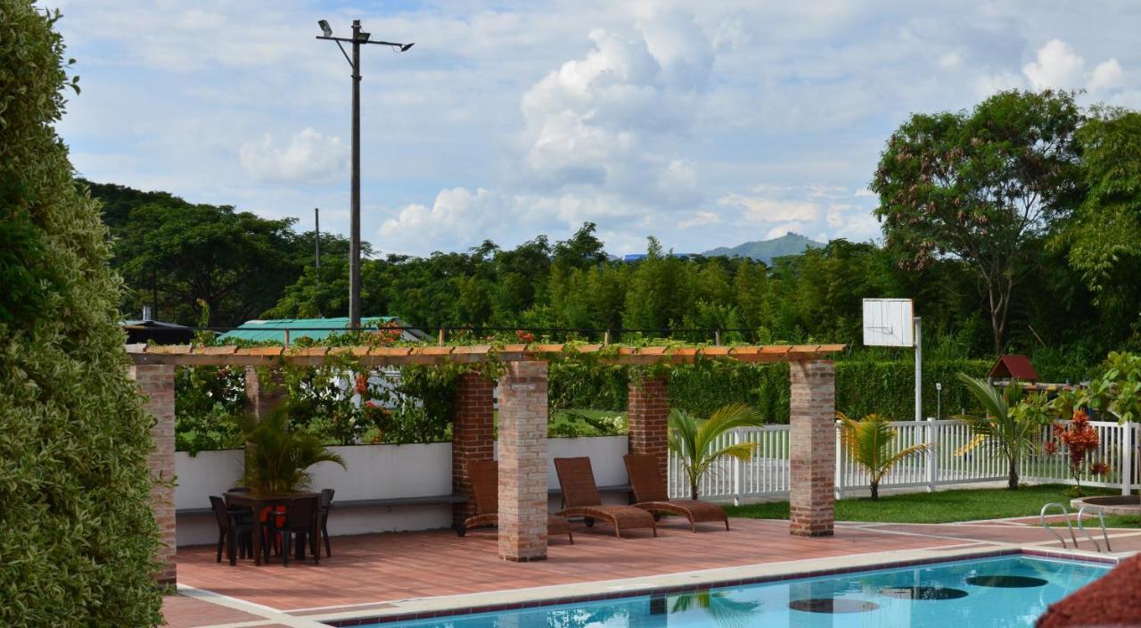 Hotel Santa Isabel Pereira Exterior photo